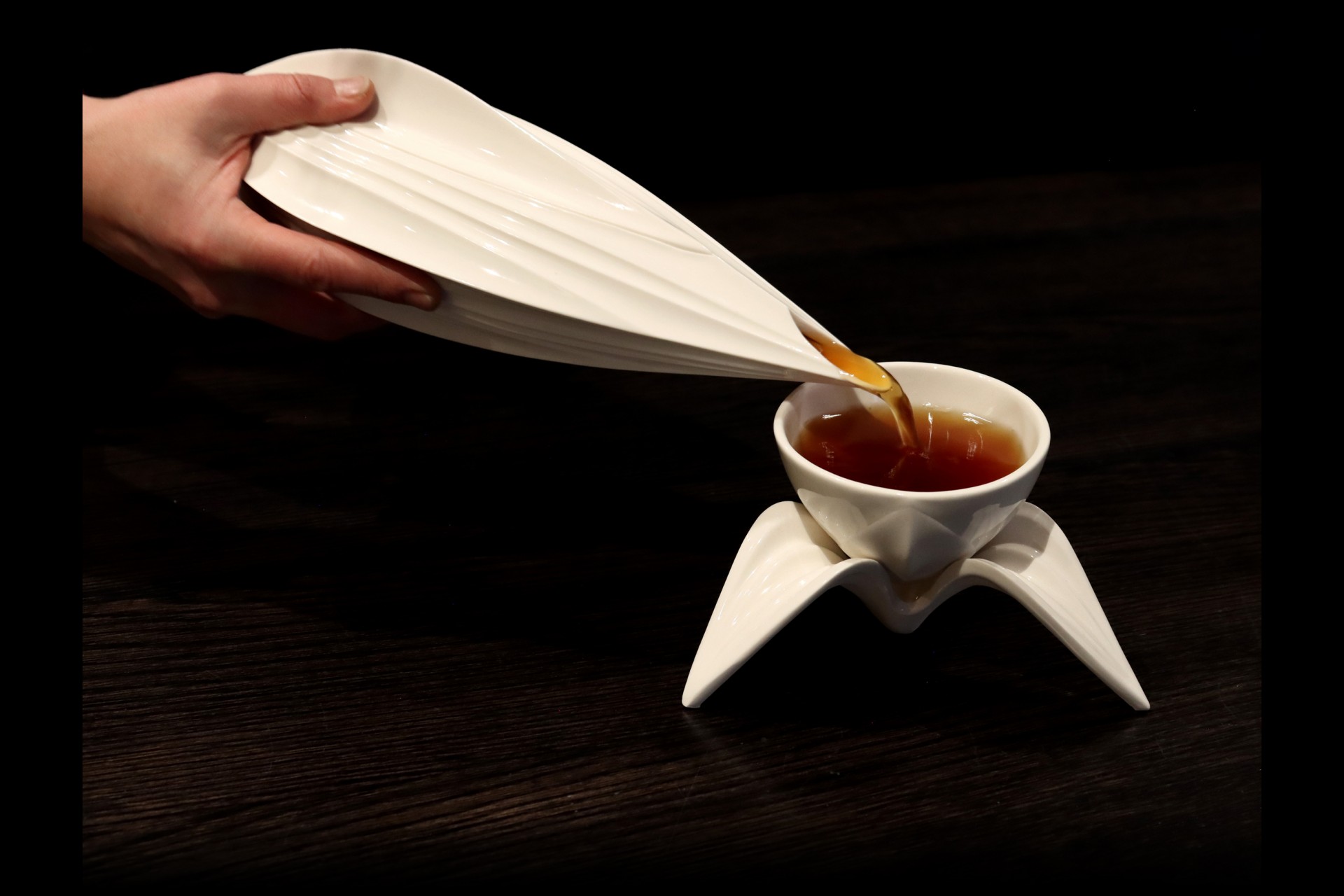 Lily teapot slider IMG 0913 160725 v2